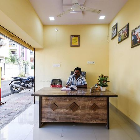 SPOT ON 65715 Gaurav Guest House Nagpur Exteriör bild
