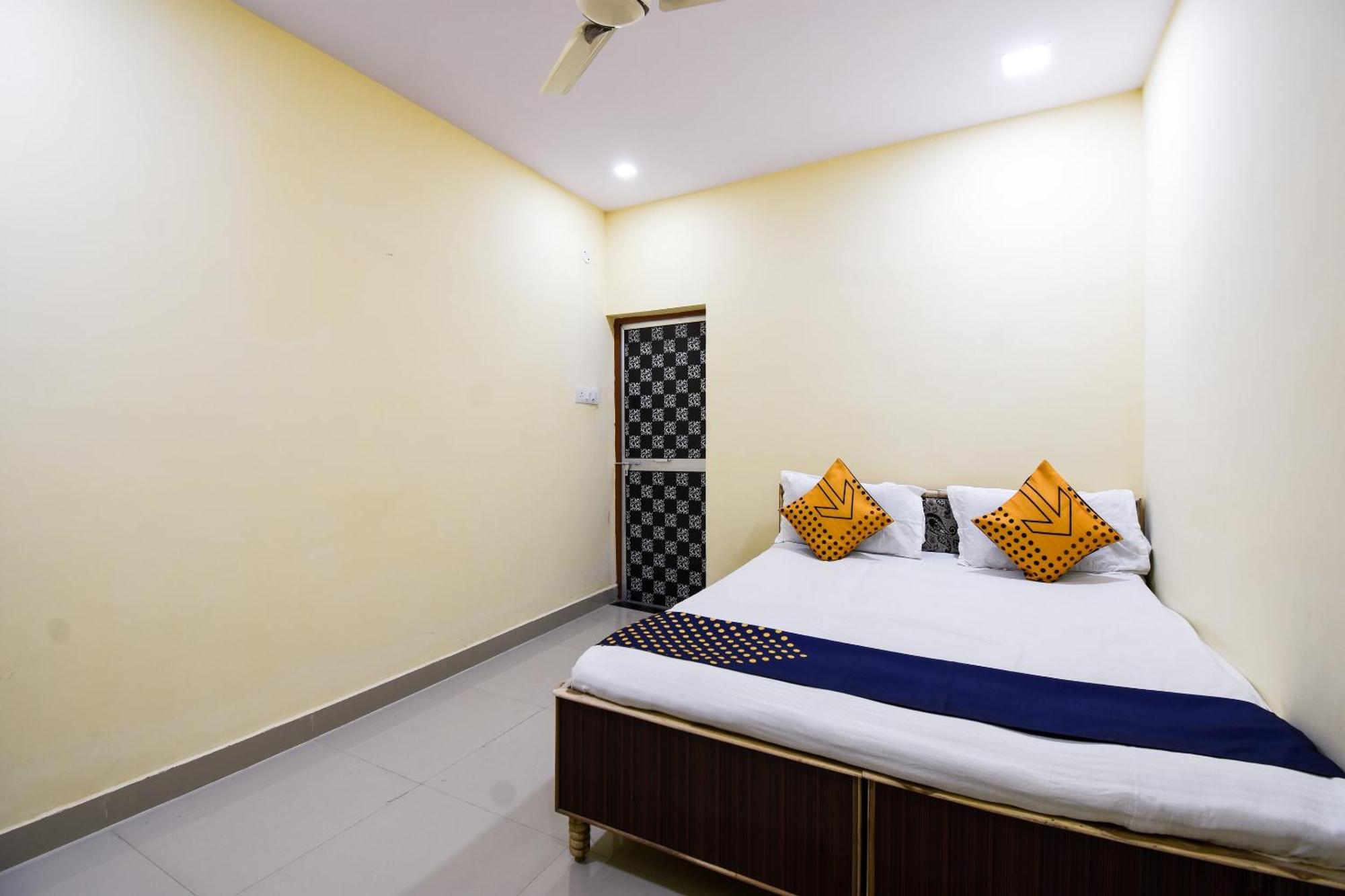 SPOT ON 65715 Gaurav Guest House Nagpur Exteriör bild
