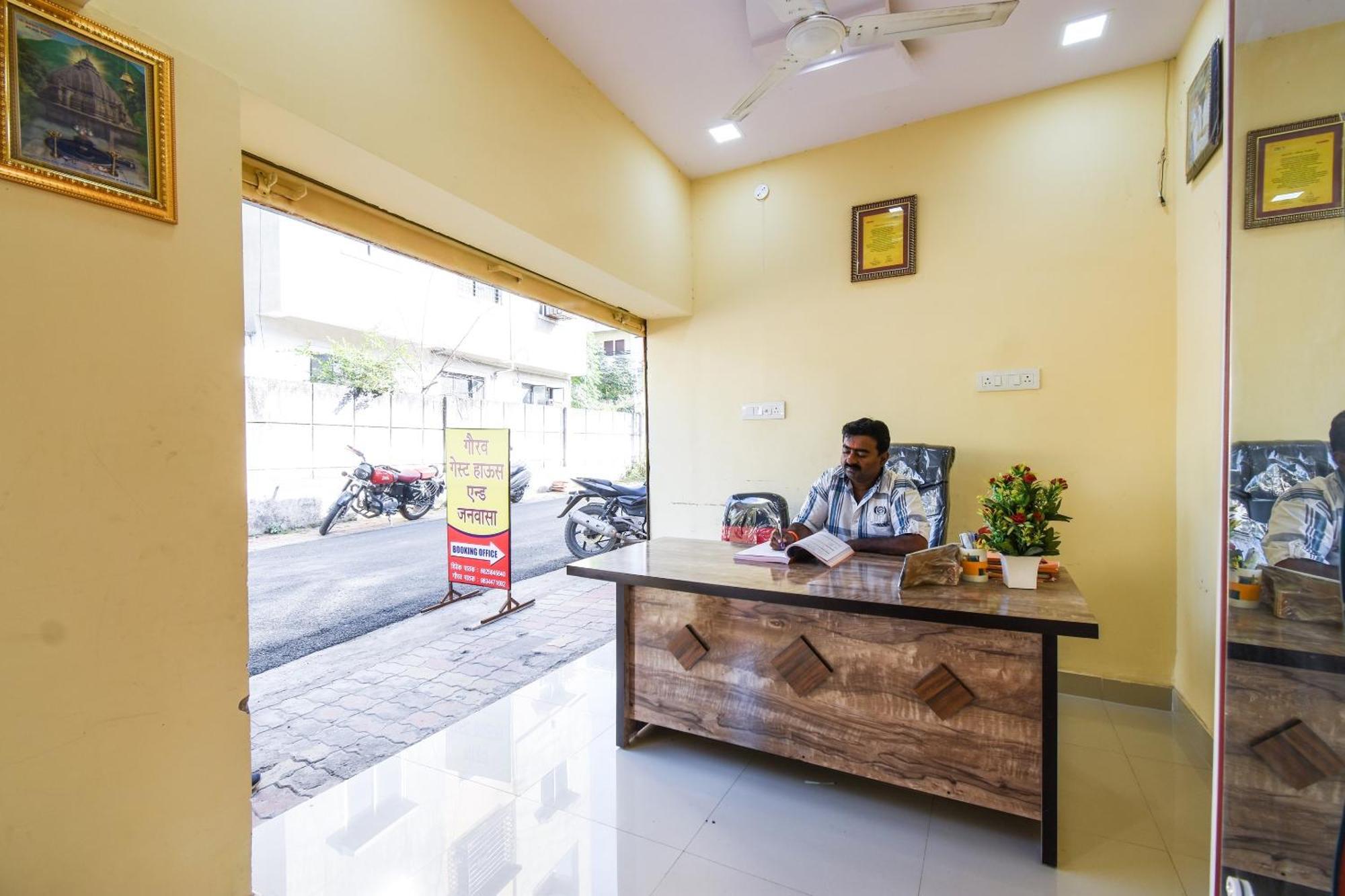 SPOT ON 65715 Gaurav Guest House Nagpur Exteriör bild