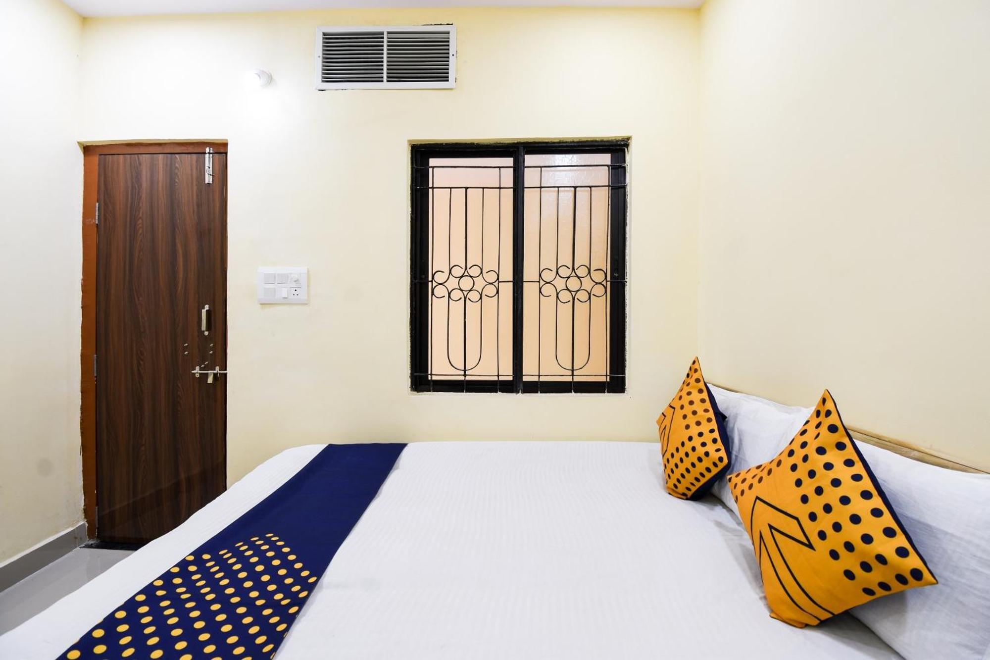 SPOT ON 65715 Gaurav Guest House Nagpur Exteriör bild
