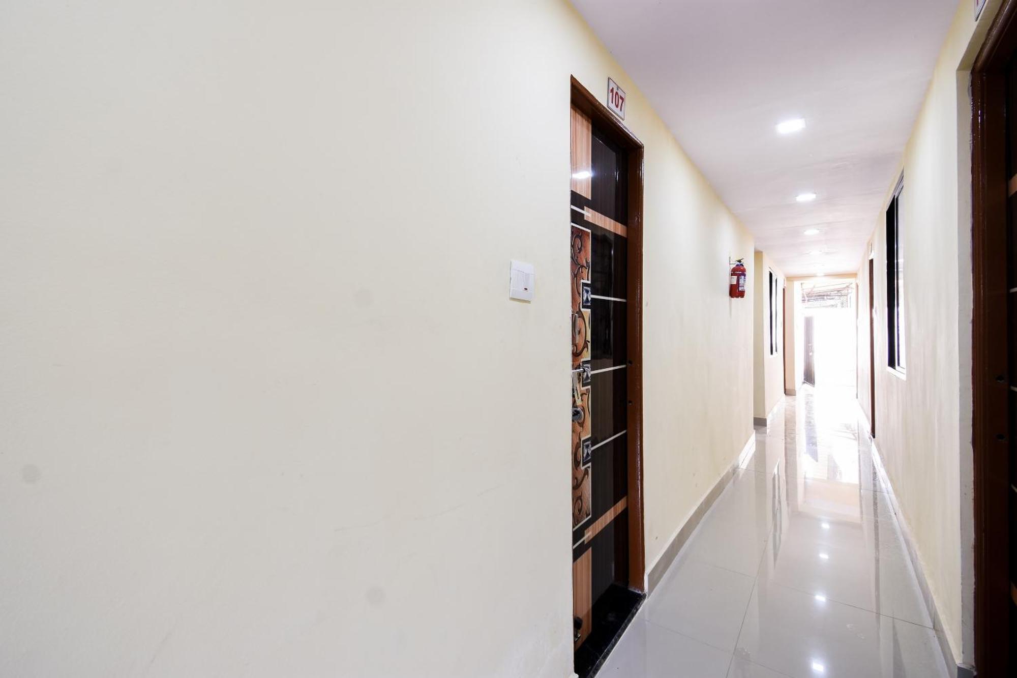 SPOT ON 65715 Gaurav Guest House Nagpur Exteriör bild